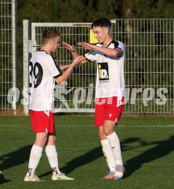 Fussball Kaerntner Liga. Kraig gegen Spittal.  Torjubel Fabian Hoi, Samuel Muellmann  (Spittal). Kraig, am 9.9.2023.
Foto: Kuess
---
pressefotos, pressefotografie, kuess, qs, qspictures, sport, bild, bilder, bilddatenbank