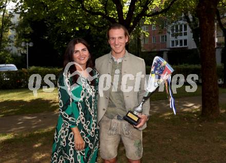 Eishockey. ICE Hockey League. Wahl zum Kaerntner Eishockey Superstar. Stephanie Lindner, Philipp Lindner (VSV). Velden, am 12.9.2023.
Foto: Kuess
---
pressefotos, pressefotografie, kuess, qs, qspictures, sport, bild, bilder, bilddatenbank