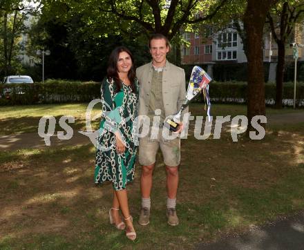 Eishockey. ICE Hockey League. Wahl zum Kaerntner Eishockey Superstar. Stephanie Lindner, Philipp Lindner (VSV). Velden, am 12.9.2023.
Foto: Kuess
---
pressefotos, pressefotografie, kuess, qs, qspictures, sport, bild, bilder, bilddatenbank