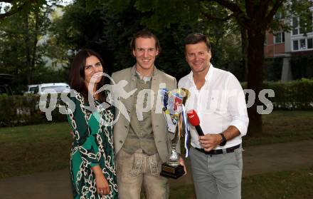 Eishockey. ICE Hockey League. Wahl zum Kaerntner Eishockey Superstar. Stephanie Lindner, Philipp Lindner (VSV), Hannes Orasche. Velden, am 12.9.2023.
Foto: Kuess
---
pressefotos, pressefotografie, kuess, qs, qspictures, sport, bild, bilder, bilddatenbank