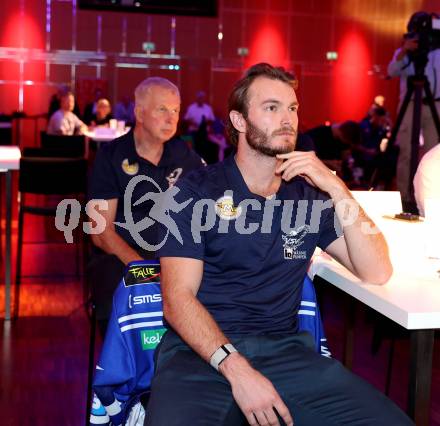 Eishockey. ICE Hockey League. Saisonstart. Pressekonferenz. Rob Daum, Alexander Rauchenwald. Velden, am 12.9.2023.
Foto: Kuess
---
pressefotos, pressefotografie, kuess, qs, qspictures, sport, bild, bilder, bilddatenbank