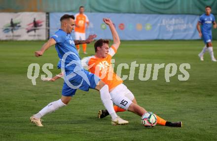 Fussball Kaerntner Liga. SAK gegen Donau.   Marko Gajic  (SAK),  Emil Jantscher  (Donau). Klagenfurt, am 15.9.2023.
Foto: Kuess
---
pressefotos, pressefotografie, kuess, qs, qspictures, sport, bild, bilder, bilddatenbank