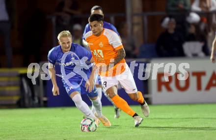 Fussball Kaerntner Liga. SAK gegen Donau.   Toni Dullnig  (SAK),  Damjan Jovanovic  (Donau). Klagenfurt, am 15.9.2023.
Foto: Kuess
---
pressefotos, pressefotografie, kuess, qs, qspictures, sport, bild, bilder, bilddatenbank