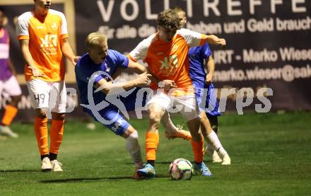 Fussball Kaerntner Liga. SAK gegen Donau.   Toni Dullnig  (SAK),   Andre Hubert Schmedler (Donau). Klagenfurt, am 15.9.2023.
Foto: Kuess
---
pressefotos, pressefotografie, kuess, qs, qspictures, sport, bild, bilder, bilddatenbank