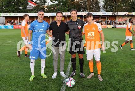 Fussball Kaerntner Liga. SAK gegen Donau.   Zoran Vukovic   (SAK), Schiedsrichter Patrick Treffer,  Luca Thaler   (Donau). Klagenfurt, am 15.9.2023.
Foto: Kuess
---
pressefotos, pressefotografie, kuess, qs, qspictures, sport, bild, bilder, bilddatenbank