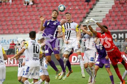 Fussball Bundesliga. SK Austria Klagenfurt gegen LASK.  Thorsten Mahrer, (Klagenfurt),    Felix Luckeneder, Lawal Tobias Okiki   (LASK).  Klagenfurt, am 16.9.2023.
Foto: Kuess
---
pressefotos, pressefotografie, kuess, qs, qspictures, sport, bild, bilder, bilddatenbank