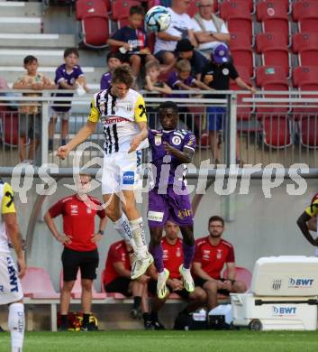 Fussball Bundesliga. SK Austria Klagenfurt gegen LASK.   Solomon Bonnah, (Klagenfurt),    Elias Havel  (LASK).  Klagenfurt, am 16.9.2023.
Foto: Kuess
---
pressefotos, pressefotografie, kuess, qs, qspictures, sport, bild, bilder, bilddatenbank