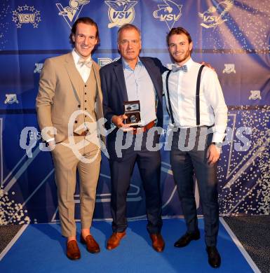 Eishockey Bundesliga. 100 Jahr Feier VSV.   Philipp Lindner, Peter Raffl, Alexander Rauchenwald. Villach, am 21.9.2023.
Foto: Kuess
www.qspictures.net
---
pressefotos, pressefotografie, kuess, qs, qspictures, sport, bild, bilder, bilddatenbank