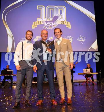 Eishockey Bundesliga. 100 Jahr Feier VSV.  Alexander Rauchenwald, Peter Raffl, Philipp Lindner . Villach, am 21.9.2023.
Foto: Kuess
www.qspictures.net
---
pressefotos, pressefotografie, kuess, qs, qspictures, sport, bild, bilder, bilddatenbank