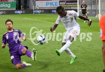 Fussball Bundesliga. SK Austria Klagenfurt gegen SC Austria Lustenau.   Simon Straudi,  (Klagenfurt), Baila Diallo   (Lustenau).  Klagenfurt, am 23.9.2023.
Foto: Kuess
---
pressefotos, pressefotografie, kuess, qs, qspictures, sport, bild, bilder, bilddatenbank