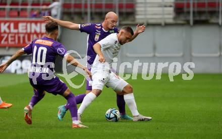 Fussball Bundesliga. SK Austria Klagenfurt gegen SC Austria Lustenau.  Sinan Karweina, Nicolas Wimmer, (Klagenfurt),  Anthony Schmid    (Lustenau).  Klagenfurt, am 23.9.2023.
Foto: Kuess
---
pressefotos, pressefotografie, kuess, qs, qspictures, sport, bild, bilder, bilddatenbank