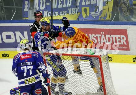 EBEL. Eishockey Bundesliga. EC VSV gegen Asiago Hockey.   Arturs Kulda,  (VSV),  Nicholas Samuel Saracino  (Asiago). Villach, am 26.9.2023
Foto: Kuess
www.qspictures.net
---
pressefotos, pressefotografie, kuess, qs, qspictures, sport, bild, bilder, bilddatenbank