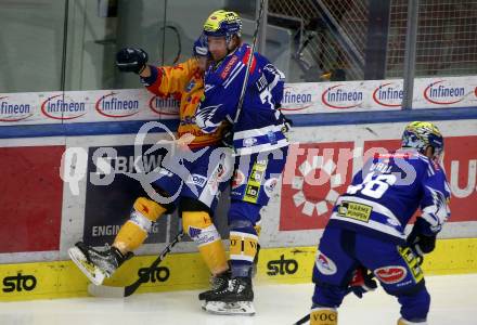 EBEL. Eishockey Bundesliga. EC VSV gegen Asiago Hockey.   Philipp Lindner,   (VSV), Giordano Finoro  (Asiago). Villach, am 26.9.2023
Foto: Kuess
www.qspictures.net
---
pressefotos, pressefotografie, kuess, qs, qspictures, sport, bild, bilder, bilddatenbank