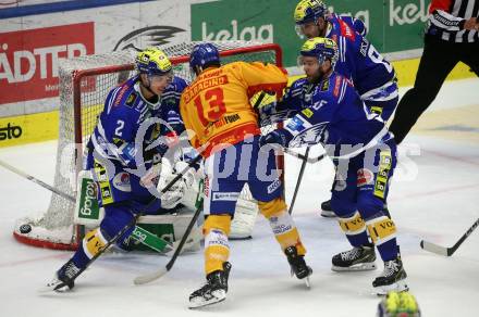 EBEL. Eishockey Bundesliga. EC VSV gegen Asiago Hockey.   Dylasn Macpherson, Mark Katic,  (VSV),  Nicholas Samuel Saracino  (Asiago). Villach, am 26.9.2023
Foto: Kuess
www.qspictures.net
---
pressefotos, pressefotografie, kuess, qs, qspictures, sport, bild, bilder, bilddatenbank