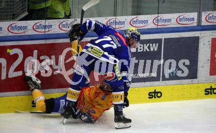 EBEL. Eishockey Bundesliga. EC VSV gegen Asiago Hockey.   Philipp Lindner,  (VSV),  Giordano Finoro  (Asiago). Villach, am 26.9.2023
Foto: Kuess
www.qspictures.net
---
pressefotos, pressefotografie, kuess, qs, qspictures, sport, bild, bilder, bilddatenbank