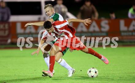 Fussball. Kaerntner Liga. Voelkermarkt gegen KAC. Daniel Ulrich Primusch   (Voelkermarkt),  Veron Siriniqi  (KAC). Voelkermarkt, 29.9.2023.
Foto: Kuess
www.qspictures.net
---
pressefotos, pressefotografie, kuess, qs, qspictures, sport, bild, bilder, bilddatenbank