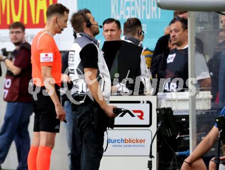 Fussball Bundesliga. SK Austria Klagenfurt gegen FC Red Bull Salzburg.  Schiedsrichter Christian-Petru Ciochirca, VAR.  Klagenfurt, am 8.10.2023.
Foto: Kuess
---
pressefotos, pressefotografie, kuess, qs, qspictures, sport, bild, bilder, bilddatenbank