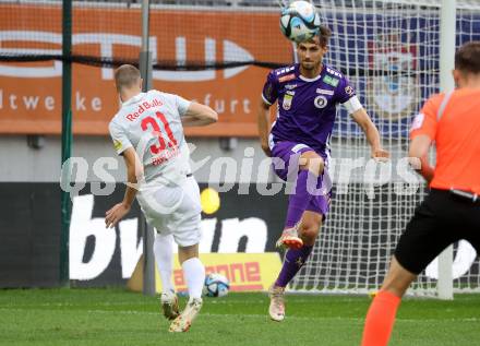 Fussball Bundesliga. SK Austria Klagenfurt gegen FC Red Bull Salzburg.  Thorsten Mahrer,   (Klagenfurt),  Strahinja Pavlovic  (Salzburg).  Klagenfurt, am 8.10.2023.
Foto: Kuess
---
pressefotos, pressefotografie, kuess, qs, qspictures, sport, bild, bilder, bilddatenbank