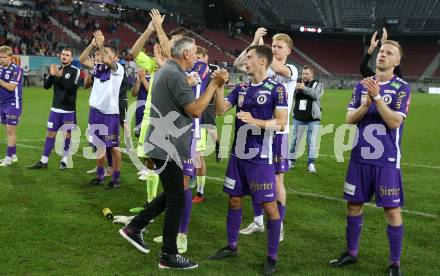 Fussball Bundesliga. SK Austria Klagenfurt gegen FC Red Bull Salzburg.  Trainer Peter Pacult, Till Schumacher  (Klagenfurt).  Klagenfurt, am 8.10.2023.
Foto: Kuess
---
pressefotos, pressefotografie, kuess, qs, qspictures, sport, bild, bilder, bilddatenbank