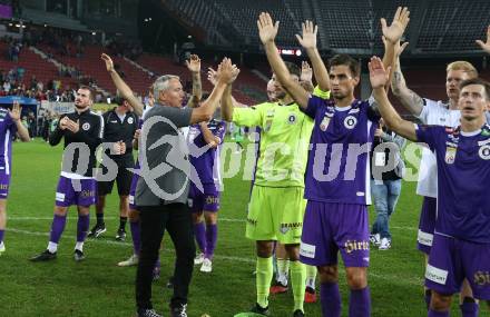 Fussball Bundesliga. SK Austria Klagenfurt gegen FC Red Bull Salzburg.  Trainer Peter Pacult, Phillip Menzel, Thorsten Mahrer  (Klagenfurt).  Klagenfurt, am 8.10.2023.
Foto: Kuess
---
pressefotos, pressefotografie, kuess, qs, qspictures, sport, bild, bilder, bilddatenbank