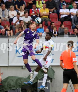 Fussball Bundesliga. SK Austria Klagenfurt gegen FC Red Bull Salzburg. Jonas Arweiler,    (Klagenfurt),   Samson Baidoo (Salzburg).  Klagenfurt, am 8.10.2023.
Foto: Kuess
---
pressefotos, pressefotografie, kuess, qs, qspictures, sport, bild, bilder, bilddatenbank