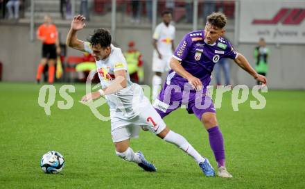 Fussball Bundesliga. SK Austria Klagenfurt gegen FC Red Bull Salzburg.  Christopher Wernitznig  (Klagenfurt),   Nicolas Capaldo (Salzburg).  Klagenfurt, am 8.10.2023.
Foto: Kuess
---
pressefotos, pressefotografie, kuess, qs, qspictures, sport, bild, bilder, bilddatenbank