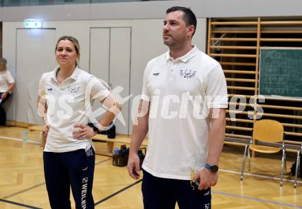 Volleyball. CEV Volleyball Challenge Cup 2024  Women. ATSC Wildcats gegen ZOK UB (SRB).     Co-Trainerin Sophie Wallner, Trainer Andrej Flajs (Wildcats). Klagenfurt, am 11.10.2023.
Foto: Kuess
www.qspictures.net
---
pressefotos, pressefotografie, kuess, qs, qspictures, sport, bild, bilder, bilddatenbank