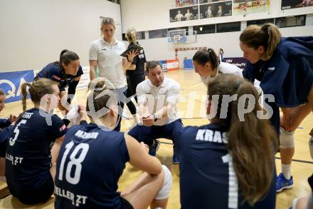 Volleyball. CEV Volleyball Challenge Cup 2024  Women. ATSC Wildcats gegen ZOK UB (SRB).     Trainer Andrej Flajs (Wildcats). Klagenfurt, am 11.10.2023.
Foto: Kuess
www.qspictures.net
---
pressefotos, pressefotografie, kuess, qs, qspictures, sport, bild, bilder, bilddatenbank