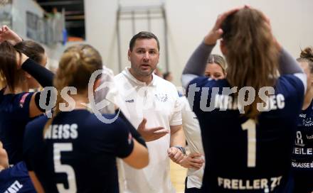 Volleyball. CEV Volleyball Challenge Cup 2024  Women. ATSC Wildcats gegen ZOK UB (SRB).     Trainer Andrej Flajs (Wildcats). Klagenfurt, am 11.10.2023.
Foto: Kuess
www.qspictures.net
---
pressefotos, pressefotografie, kuess, qs, qspictures, sport, bild, bilder, bilddatenbank