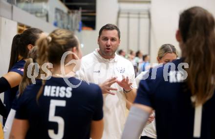 Volleyball. CEV Volleyball Challenge Cup 2024  Women. ATSC Wildcats gegen ZOK UB (SRB).     Trainer Andrej Flajs (Wildcats). Klagenfurt, am 11.10.2023.
Foto: Kuess
www.qspictures.net
---
pressefotos, pressefotografie, kuess, qs, qspictures, sport, bild, bilder, bilddatenbank