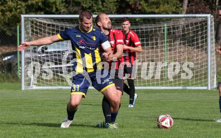 Fussball. 1. Klasse B. Arnoldstein gegen Noetsch.  Roman Binter  (Arnoldstein),  Michael Schwenner  (Noetsch).  Arnoldstein, am 14.10.2023.
Foto: Kuess
---
pressefotos, pressefotografie, kuess, qs, qspictures, sport, bild, bilder, bilddatenbank