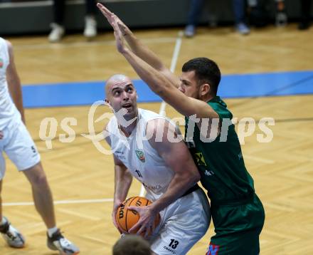 Basketball 2. Liga 2023/2024. Grunddurchgang 2. Runde.  KOS Celovec gegen Dornbirn Lions.  Anton Marusic (KOS),  Toni Cutuk (Dornbirn). Klagenfurt, am 14.10.2023.
Foto: Kuess
www.qspictures.net
---
pressefotos, pressefotografie, kuess, qs, qspictures, sport, bild, bilder, bilddatenbank