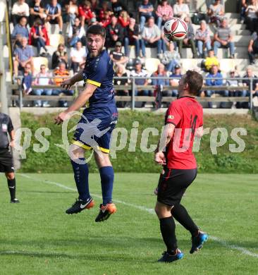 Fussball. 1. Klasse B. Arnoldstein gegen Noetsch.  Semir Majetic (Arnoldstein),   Rene Hecher (Noetsch).  Arnoldstein, am 14.10.2023.
Foto: Kuess
---
pressefotos, pressefotografie, kuess, qs, qspictures, sport, bild, bilder, bilddatenbank