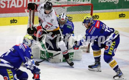 EBEL. Eishockey Bundesliga. EC VSV gegen BEMER Pioneers Vorarlberg.  Arturs Kulda, Jean Philippe Lamoureux,  (VSV),  Luka Maver  (Vorarlberg). Villach, am 14.10.2023
Foto: Kuess
www.qspictures.net
---
pressefotos, pressefotografie, kuess, qs, qspictures, sport, bild, bilder, bilddatenbank