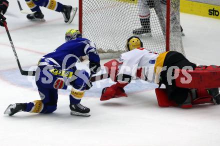 EBEL. Eishockey Bundesliga. EC VSV gegen BEMER Pioneers Vorarlberg.   Felix Maxa,  (VSV),    Alex Caffi (Vorarlberg). Villach, am 14.10.2023
Foto: Kuess
www.qspictures.net
---
pressefotos, pressefotografie, kuess, qs, qspictures, sport, bild, bilder, bilddatenbank