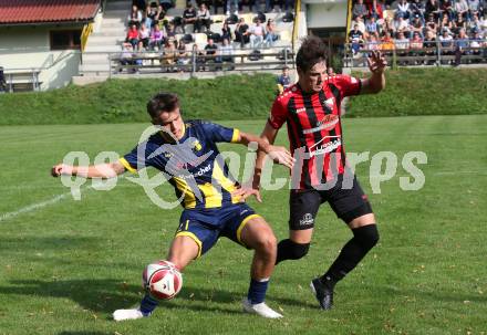 Fussball. 1. Klasse B. Arnoldstein gegen Noetsch. Paul Philipp Obermoser  (Arnoldstein),    Marcel Hubert Hecher (Noetsch).  Arnoldstein, am 14.10.2023.
Foto: Kuess
---
pressefotos, pressefotografie, kuess, qs, qspictures, sport, bild, bilder, bilddatenbank