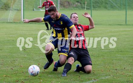 Fussball. 1. Klasse B. Arnoldstein gegen Noetsch.  Semir Majetic (Arnoldstein),    Rene Hecher (Noetsch).  Arnoldstein, am 14.10.2023.
Foto: Kuess
---
pressefotos, pressefotografie, kuess, qs, qspictures, sport, bild, bilder, bilddatenbank