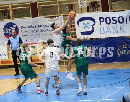 Basketball 2. Liga 2023/2024. Grunddurchgang 2. Runde.  KOS Celovec gegen Dornbirn Lions.  Veljko Dena (KOS),  Luis Erath (Dornbirn). Klagenfurt, am 14.10.2023.
Foto: Kuess
www.qspictures.net
---
pressefotos, pressefotografie, kuess, qs, qspictures, sport, bild, bilder, bilddatenbank