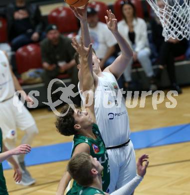 Basketball 2. Liga 2023/2024. Grunddurchgang 2. Runde.  KOS Celovec gegen Dornbirn Lions.  Maximilian Seher (KOS),  Luis Erath (Dornbirn). Klagenfurt, am 14.10.2023.
Foto: Kuess
www.qspictures.net
---
pressefotos, pressefotografie, kuess, qs, qspictures, sport, bild, bilder, bilddatenbank