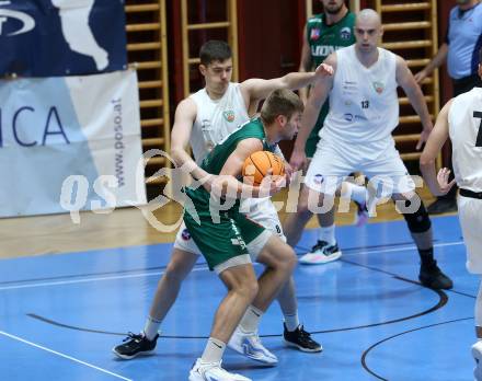 Basketball 2. Liga 2023/2024. Grunddurchgang 2. Runde.  KOS Celovec gegen Dornbirn Lions.  Maximilian Seher (KOS),  Ralfs Skesters (Dornbirn). Klagenfurt, am 14.10.2023.
Foto: Kuess
www.qspictures.net
---
pressefotos, pressefotografie, kuess, qs, qspictures, sport, bild, bilder, bilddatenbank