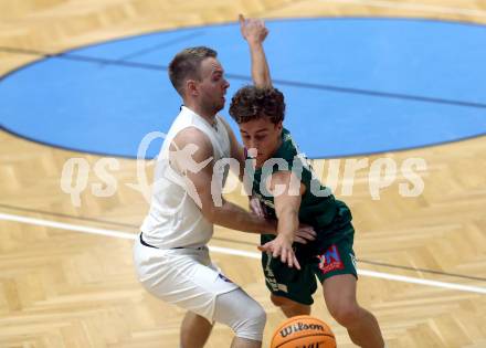 Basketball 2. Liga 2023/2024. Grunddurchgang 2. Runde.  KOS Celovec gegen Dornbirn Lions.  Tim Huber (KOS),   Luis Erath (Dornbirn). Klagenfurt, am 14.10.2023.
Foto: Kuess
www.qspictures.net
---
pressefotos, pressefotografie, kuess, qs, qspictures, sport, bild, bilder, bilddatenbank