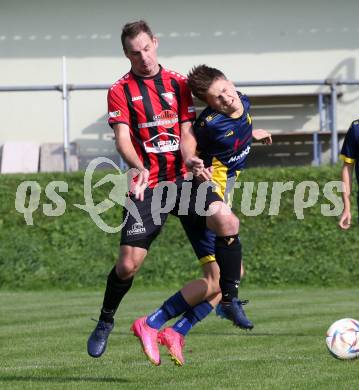 Fussball. 1. Klasse B. Arnoldstein gegen Noetsch. Ben Georg Kreuzer  (Arnoldstein),  Rene Hecher  (Noetsch).  Arnoldstein, am 14.10.2023.
Foto: Kuess
---
pressefotos, pressefotografie, kuess, qs, qspictures, sport, bild, bilder, bilddatenbank