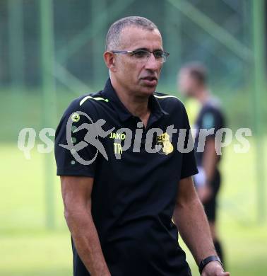 Fussball. 1. Klasse B. Arnoldstein gegen Noetsch.  Trainer Stevo Pipunic (Arnoldstein).  Arnoldstein, am 14.10.2023.
Foto: Kuess
---
pressefotos, pressefotografie, kuess, qs, qspictures, sport, bild, bilder, bilddatenbank