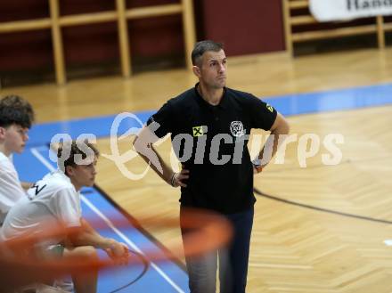 Basketball 2. Liga 2023/2024. Grunddurchgang 2. Runde.  KOS Celovec gegen Dornbirn Lions.  Trainer Kostas Papavasileiou (Dornbirn). Klagenfurt, am 14.10.2023.
Foto: Kuess
www.qspictures.net
---
pressefotos, pressefotografie, kuess, qs, qspictures, sport, bild, bilder, bilddatenbank