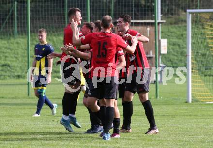 Fussball. 1. Klasse B. Arnoldstein gegen Noetsch.  Torjubel Nicolas Francis Janschitz (Noetsch).  Arnoldstein, am 14.10.2023.
Foto: Kuess
---
pressefotos, pressefotografie, kuess, qs, qspictures, sport, bild, bilder, bilddatenbank