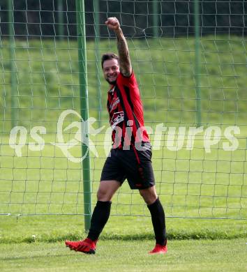 Fussball. 1. Klasse B. Arnoldstein gegen Noetsch.  Torjubel Christian Lussnig (Noetsch).  Arnoldstein, am 14.10.2023.
Foto: Kuess
---
pressefotos, pressefotografie, kuess, qs, qspictures, sport, bild, bilder, bilddatenbank