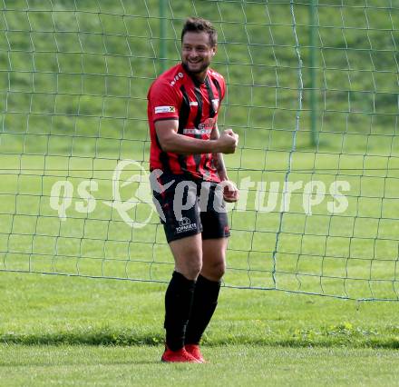 Fussball. 1. Klasse B. Arnoldstein gegen Noetsch.  Torjubel Christian Lussnig (Noetsch).  Arnoldstein, am 14.10.2023.
Foto: Kuess
---
pressefotos, pressefotografie, kuess, qs, qspictures, sport, bild, bilder, bilddatenbank