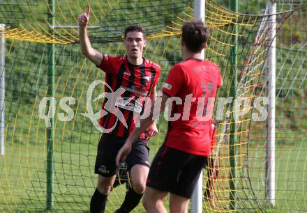 Fussball. 1. Klasse B. Arnoldstein gegen Noetsch.  Torjubel Nicolas Francis Janschitz (Noetsch).  Arnoldstein, am 14.10.2023.
Foto: Kuess
---
pressefotos, pressefotografie, kuess, qs, qspictures, sport, bild, bilder, bilddatenbank