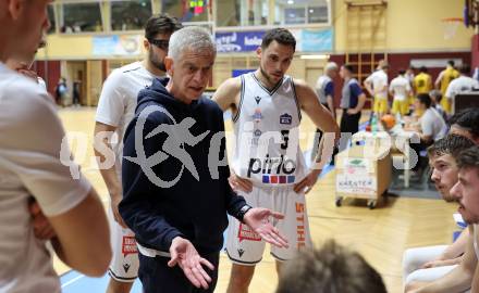 Basketball 2. Liga 2023/2024. Grunddurchgang 3. Runde.  Woerthersee Piraten gegen Kufstein Towers. Trainer Ioannis Tsirogiannis  (Kufstein). Klagenfurt, am 21.10.2023.
Foto: Kuess
www.qspictures.net
---
pressefotos, pressefotografie, kuess, qs, qspictures, sport, bild, bilder, bilddatenbank