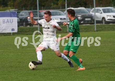 Fussball. Kaerntner Liga. Landskron gegen Koettmannsdorf.   Daniel Arneitz (Landskron),    Ziga Erzen (Koettmannsdorf).  Landskron, 21.10.2023.
Foto: Kuess
www.qspictures.net
---
pressefotos, pressefotografie, kuess, qs, qspictures, sport, bild, bilder, bilddatenbank